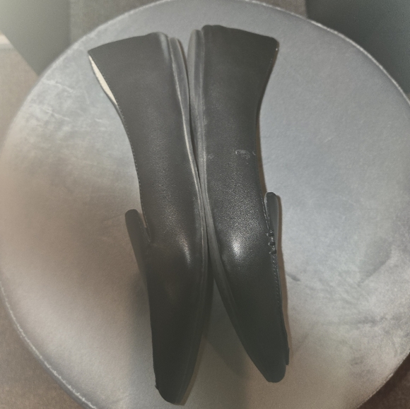 LIKE NEW STEVE MADDEN - Picture 3 of 4